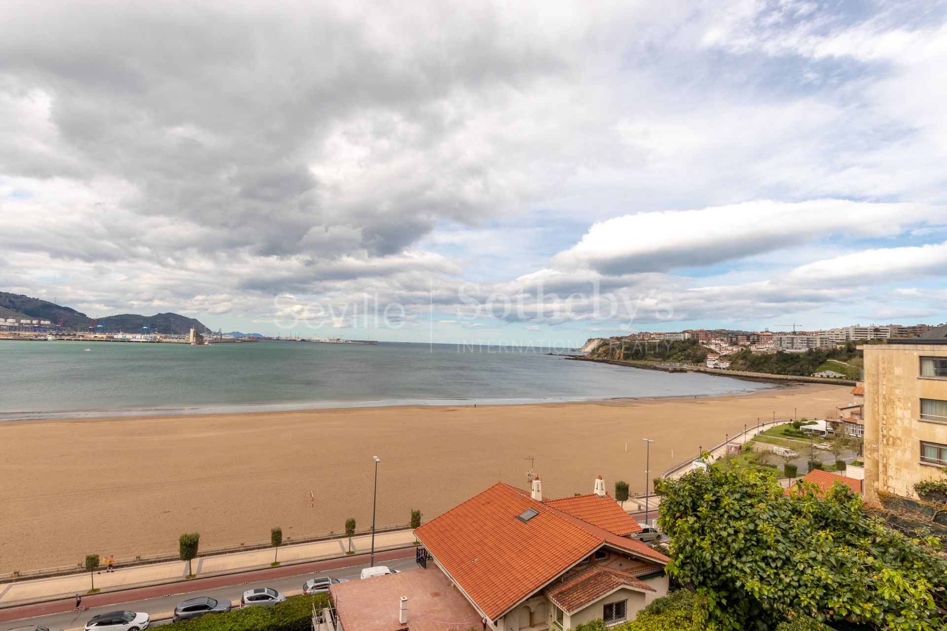 Stately residence on Ereaga Beach with panoramic sea views