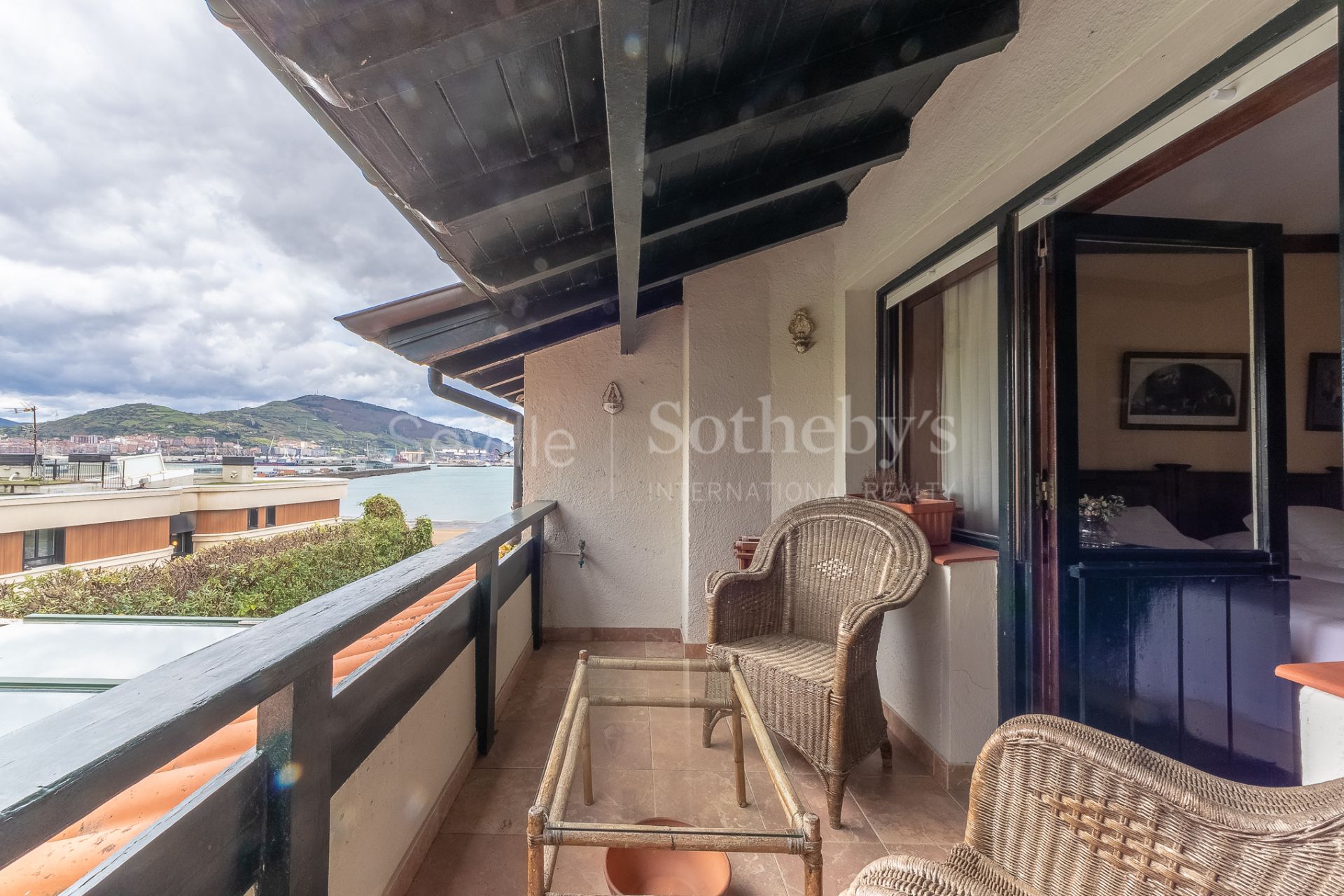 Stately residence on Ereaga Beach with panoramic sea views
