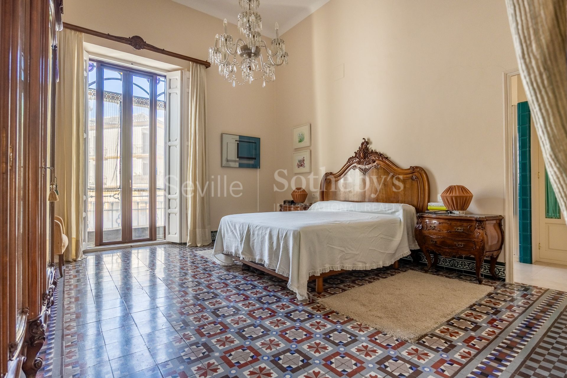 A Regionalist House in the Historic Center of Baena