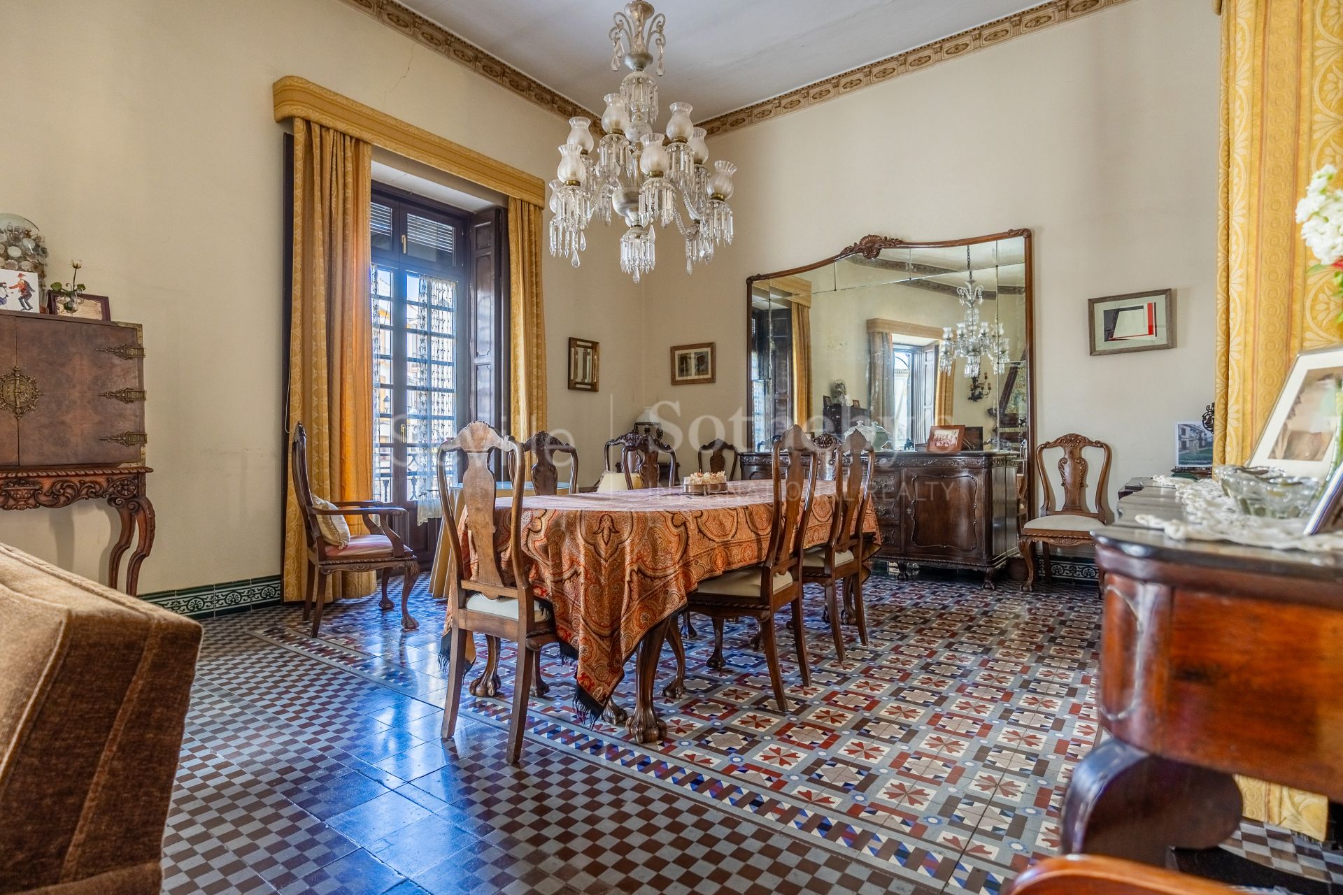 A Regionalist House in the Historic Center of Baena