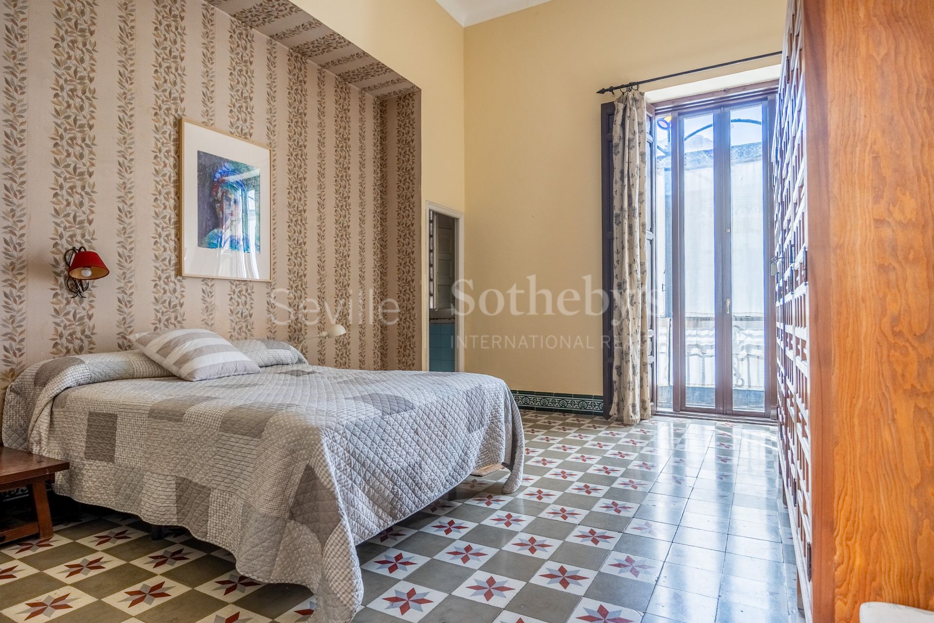 A Regionalist House in the Historic Center of Baena