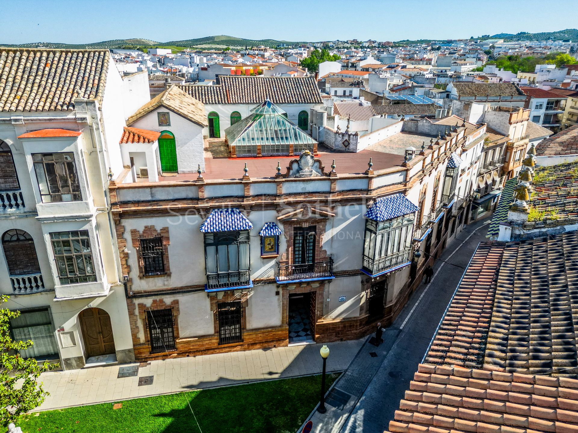 A Regionalist House in the Historic Center of Baena