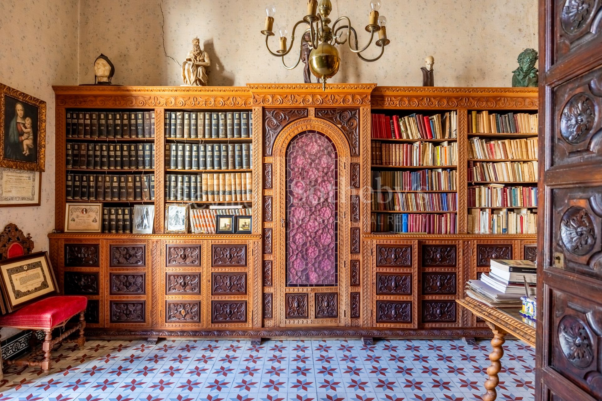 A Regionalist House in the Historic Center of Baena