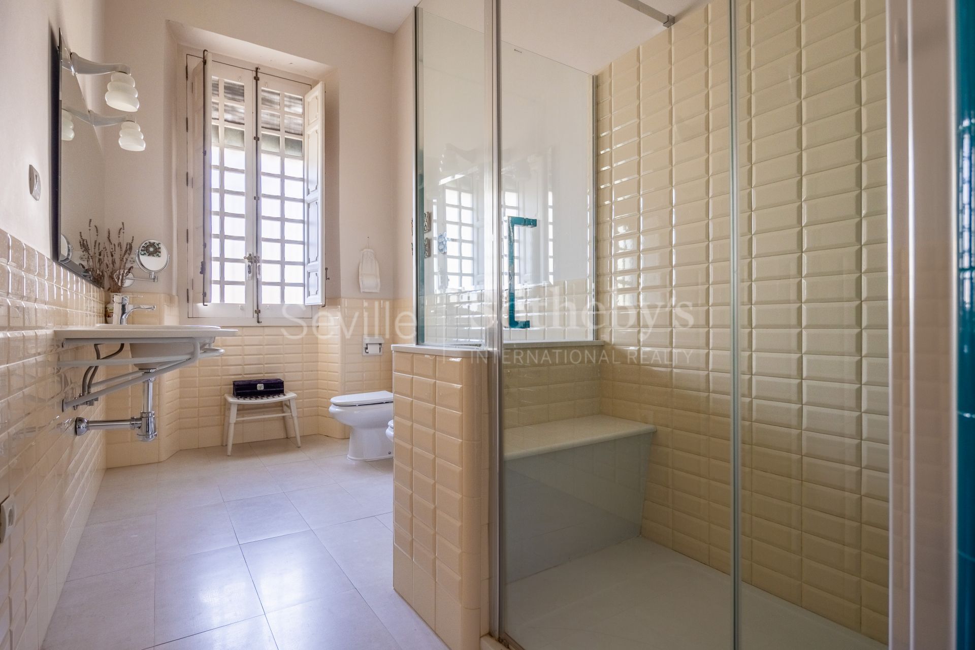 A Regionalist House in the Historic Center of Baena