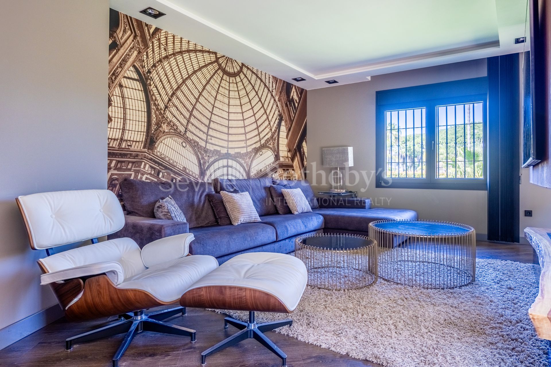 Exclusiva vivienda completamente reformada en la avenida principal de Vistahermosa
