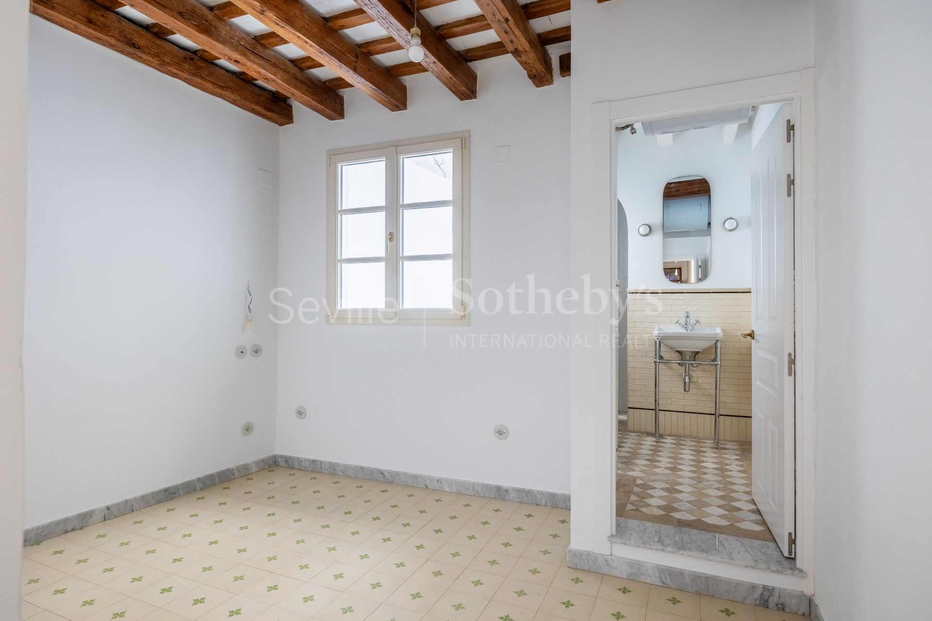 Piso reformado con balcón y vistas a la Giralda