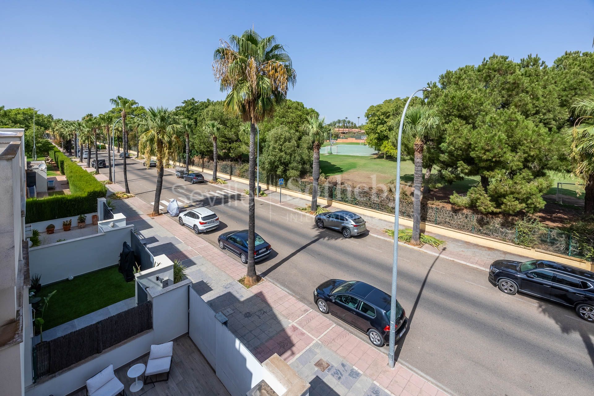 Property in the gated community of Sevilla Golf