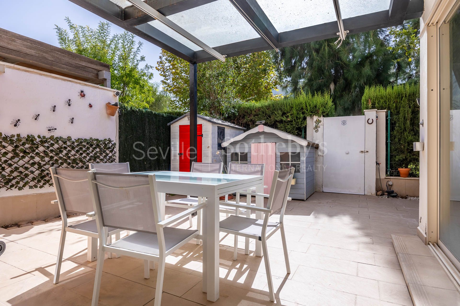 Property in the gated community of Sevilla Golf