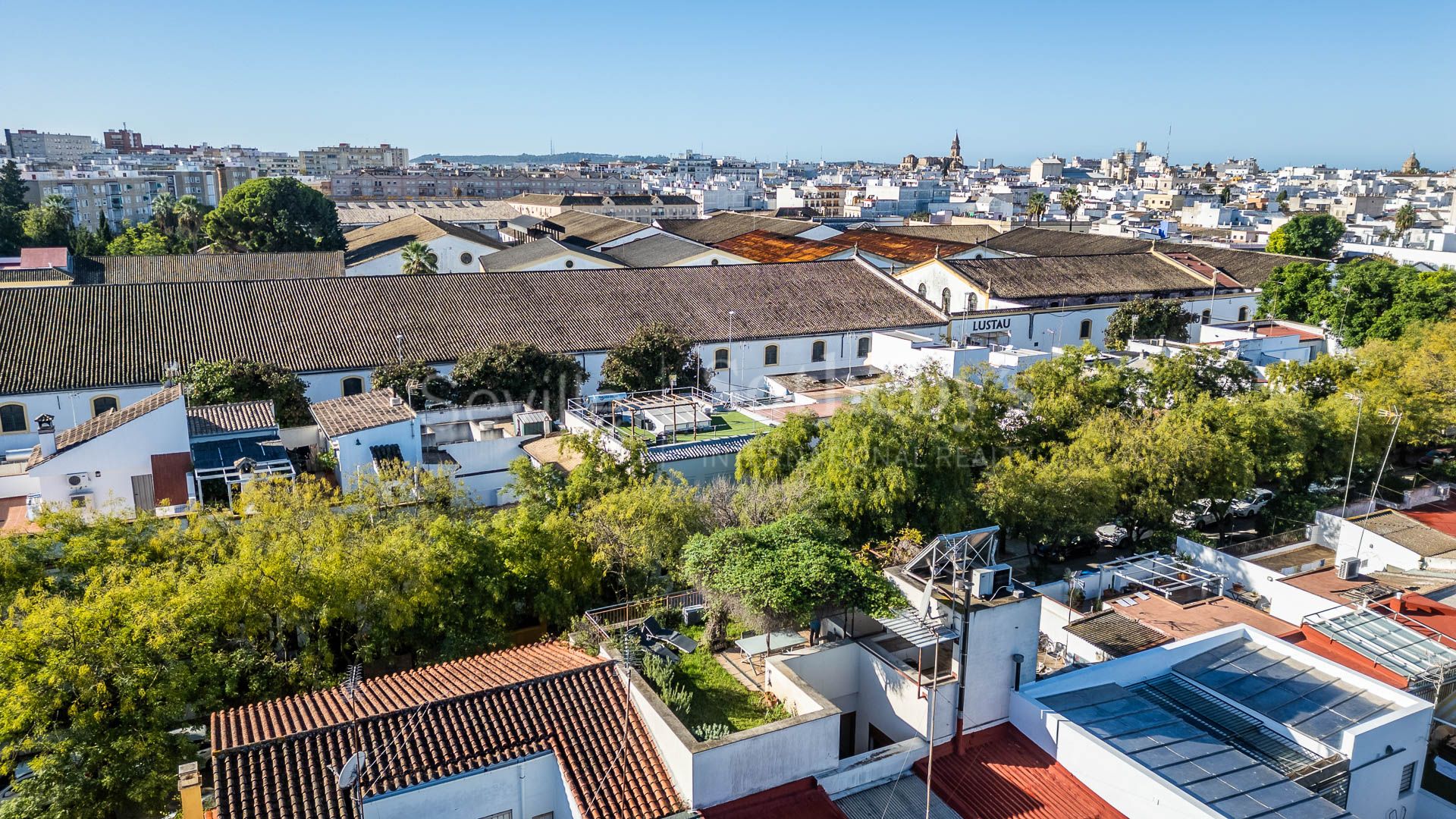 Casa exclusiva con terraza en La Barriada España