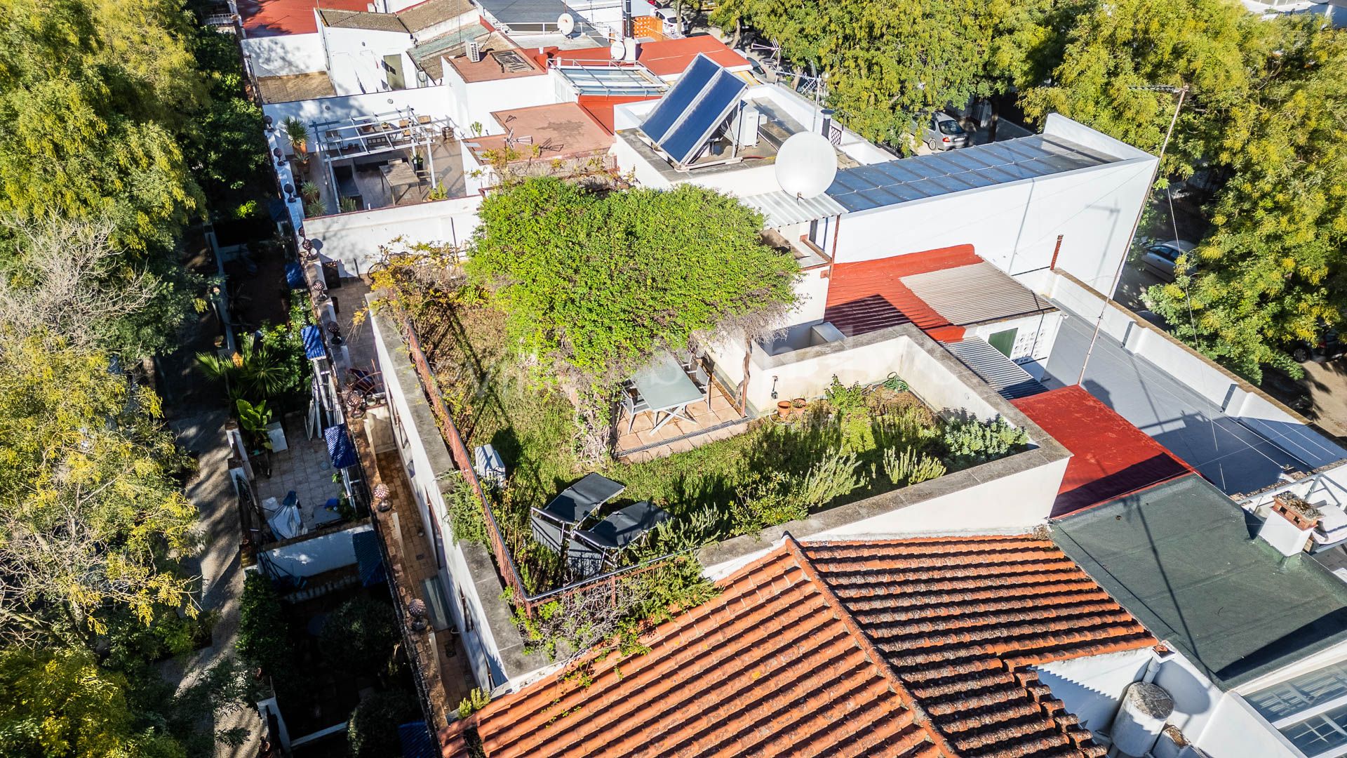 Casa exclusiva con terraza en La Barriada España