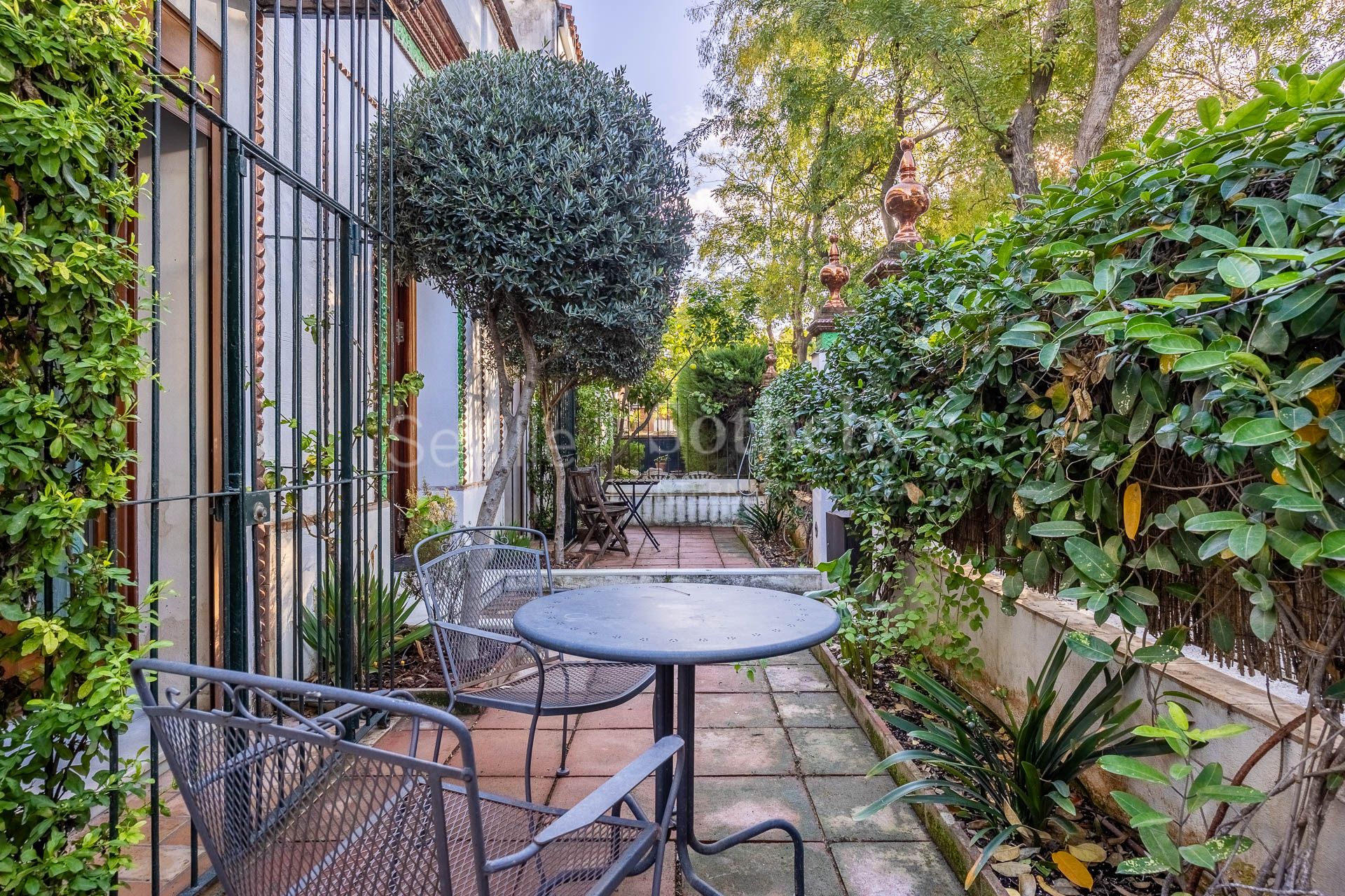 Casa exclusiva con terraza en La Barriada España