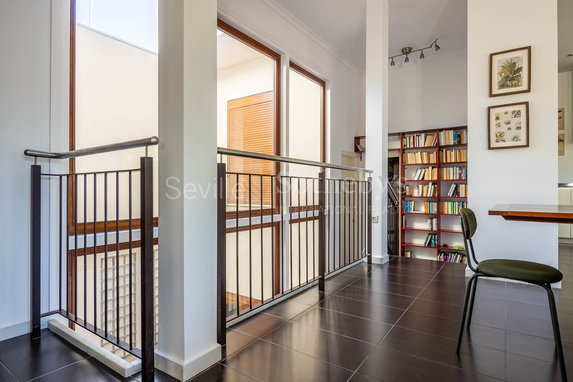 Casa exclusiva con terraza en La Barriada España