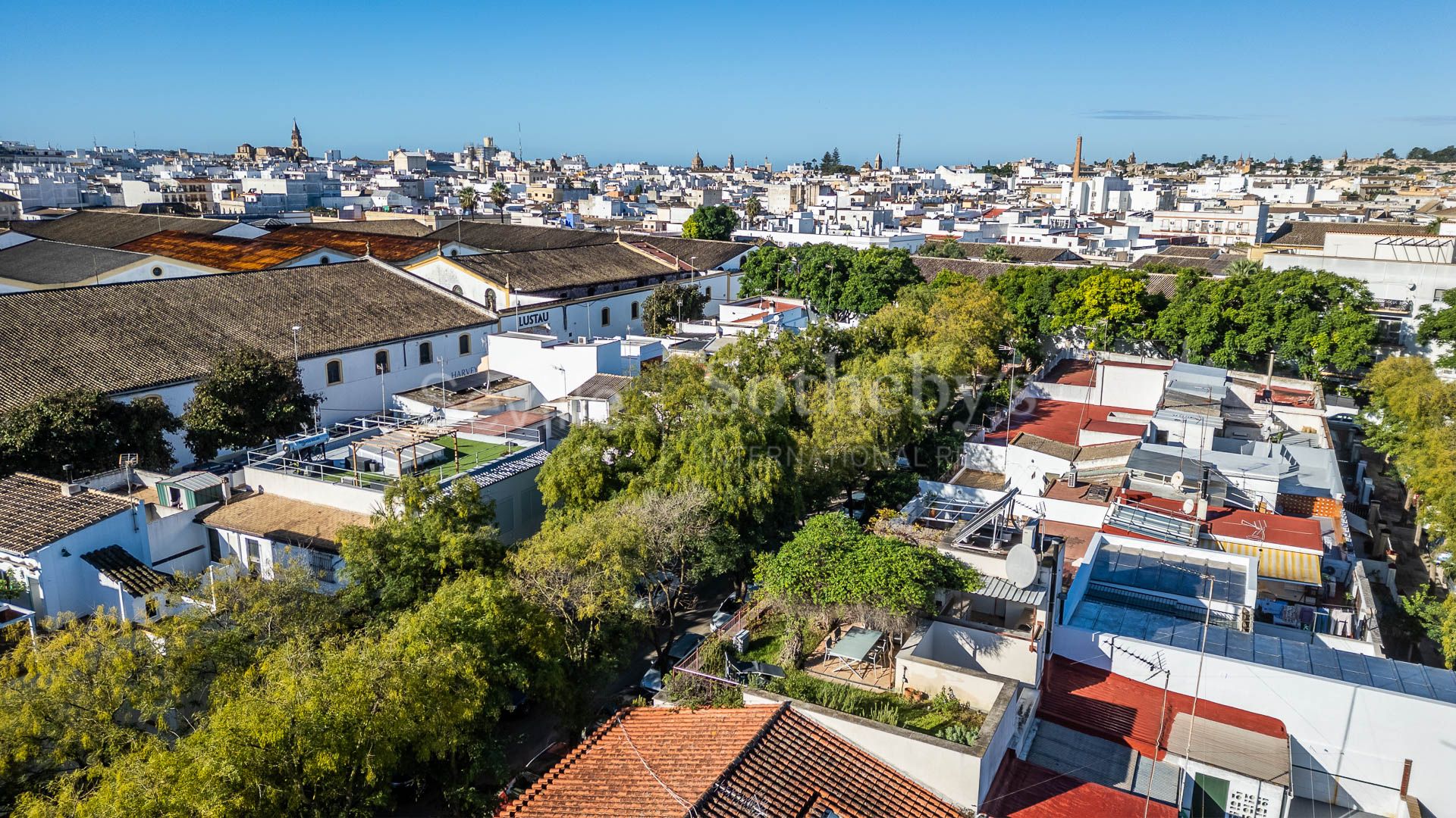 Casa exclusiva con terraza en La Barriada España