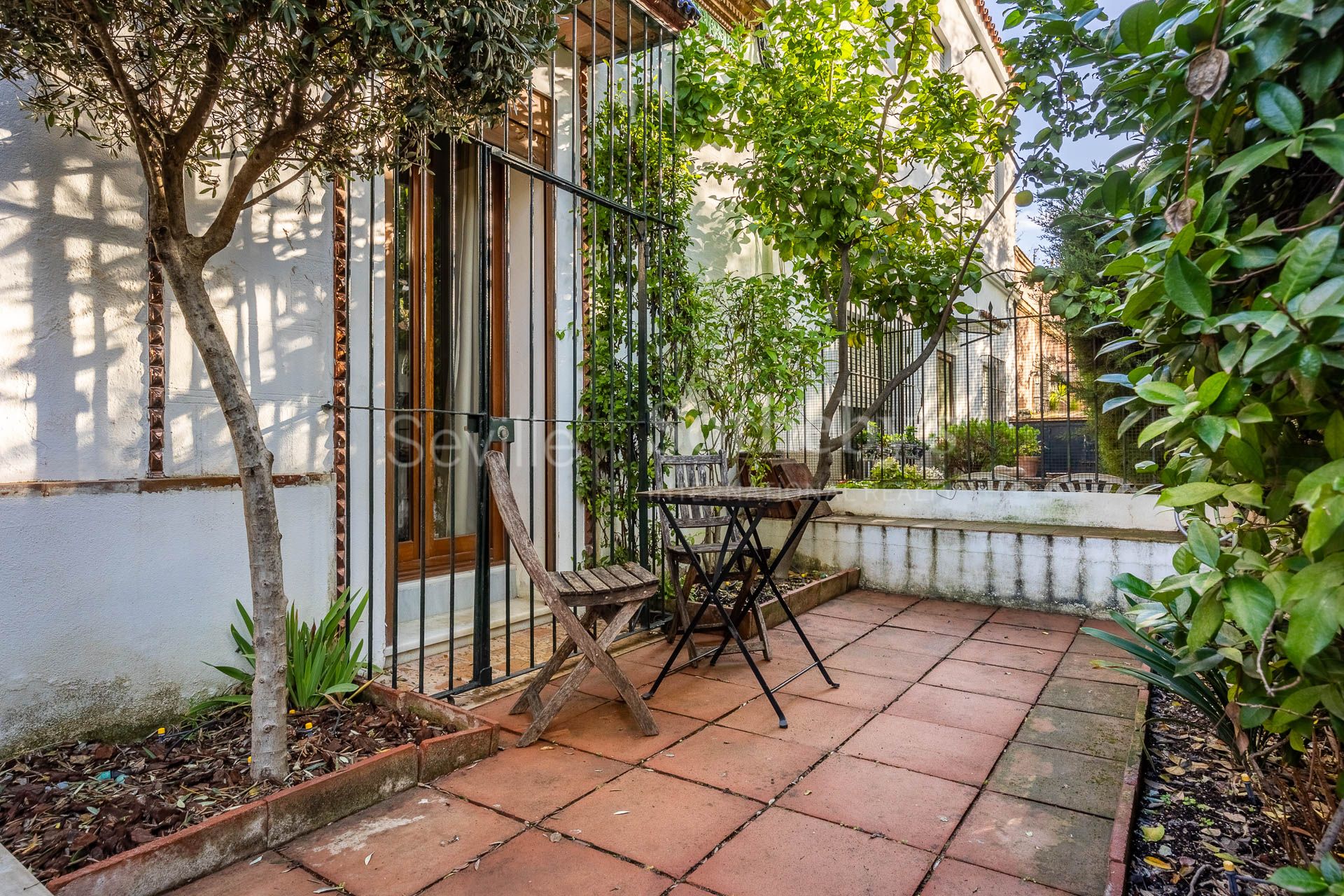 Casa exclusiva con terraza en La Barriada España