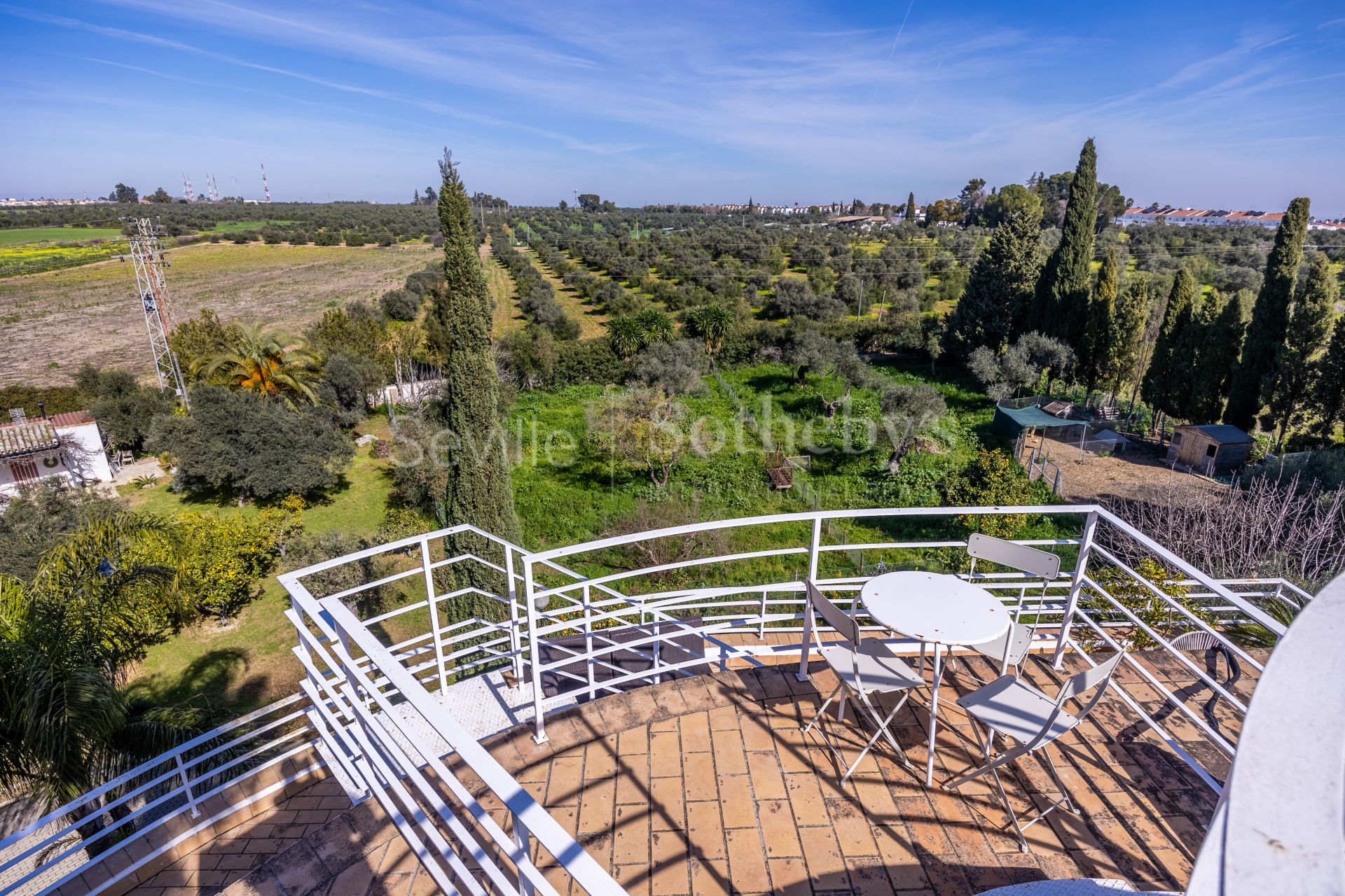 Exclusive sustainable property just 15 minutes from Seville