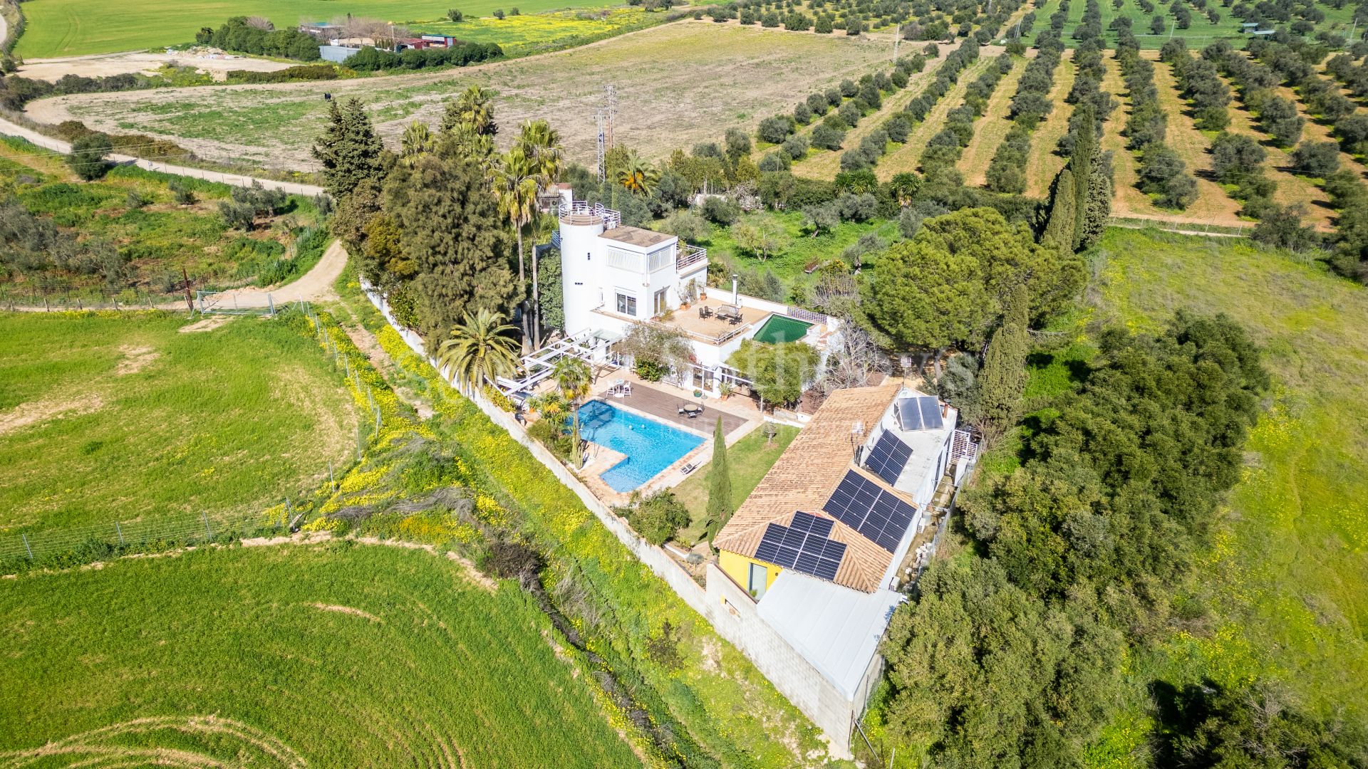 Exclusive sustainable property just 15 minutes from Seville