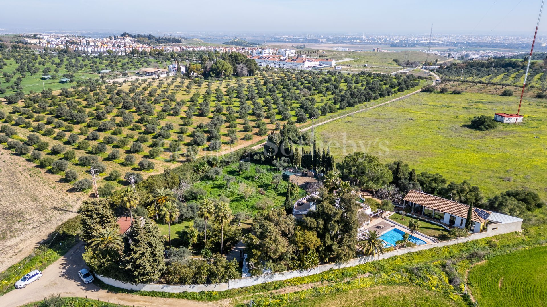 Exclusive sustainable property just 15 minutes from Seville