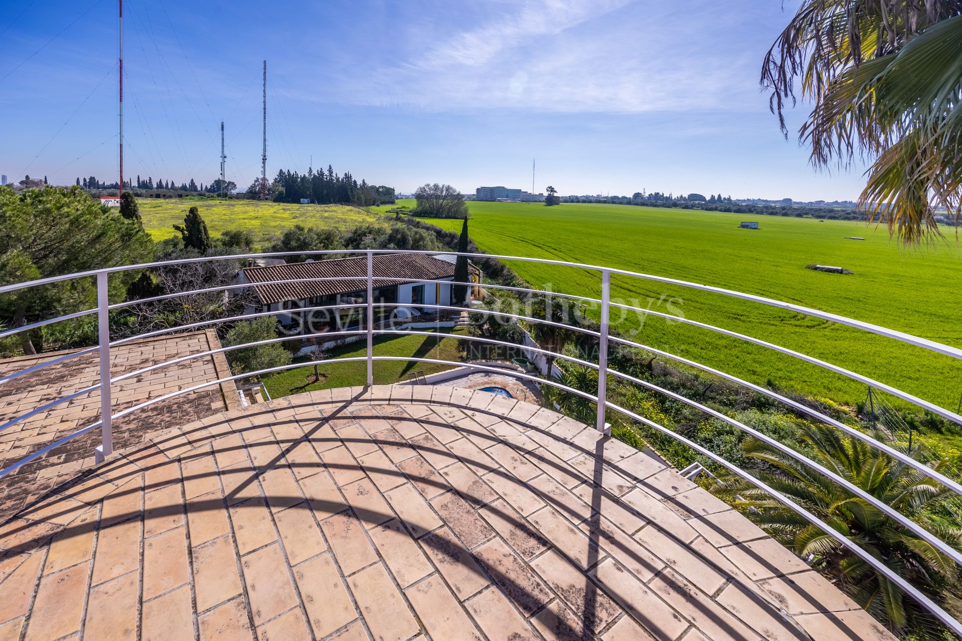 Exclusive sustainable property just 15 minutes from Seville