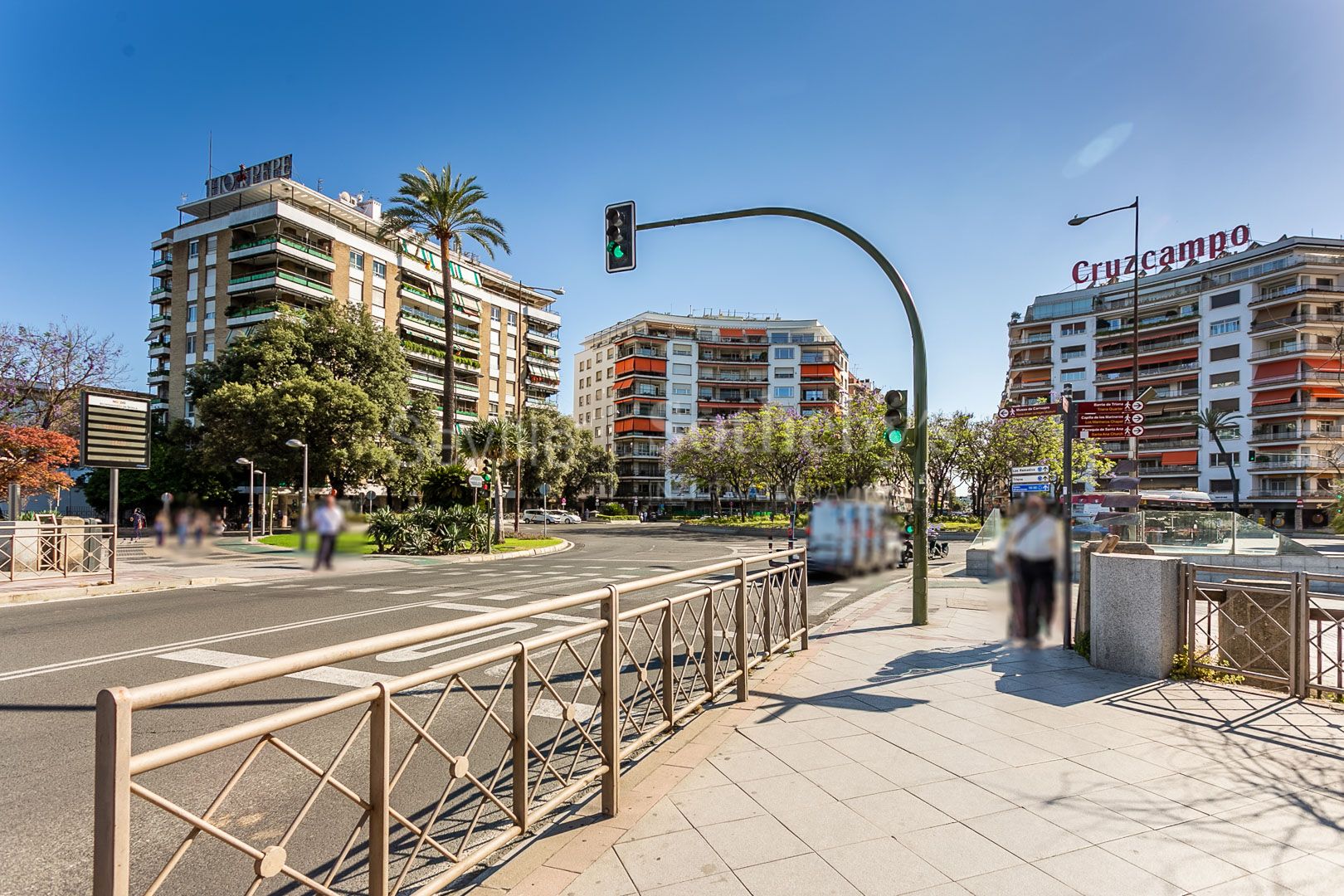 Local comercial con escaparate en Los Remedios