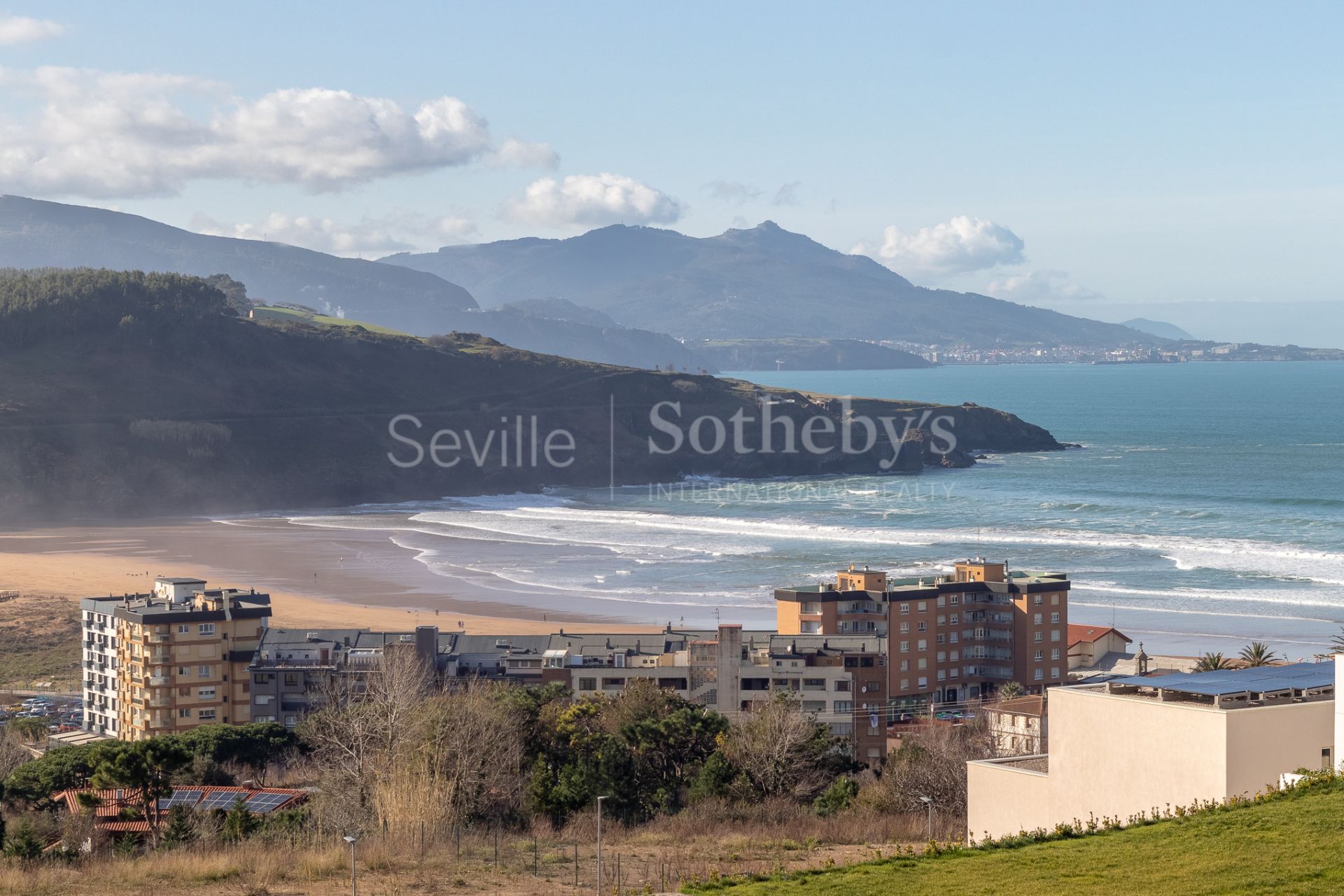 Exclusiva vivienda con vistas panorámicas al mar Cantábrico