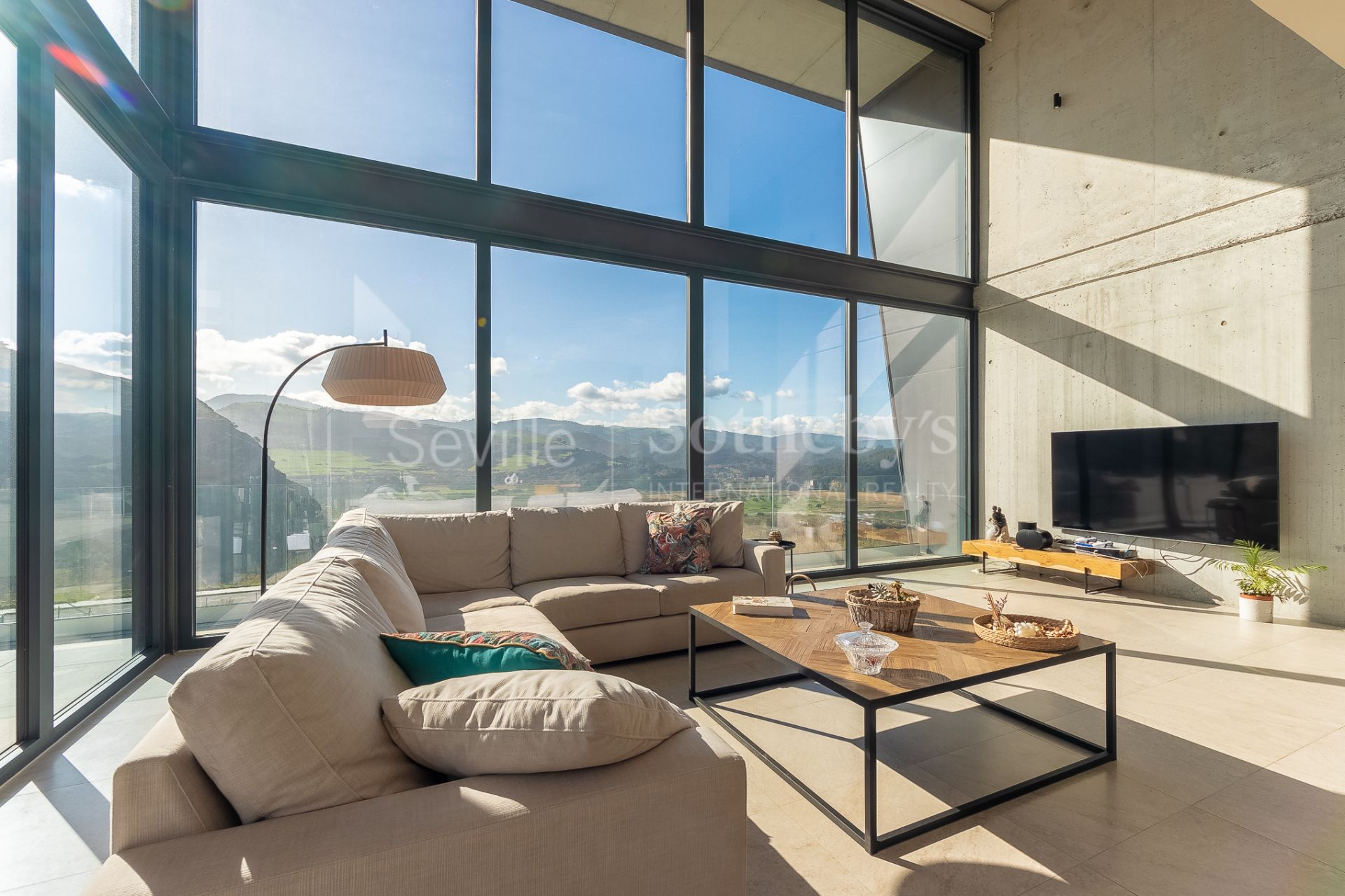 Exclusiva vivienda con vistas panorámicas al mar Cantábrico