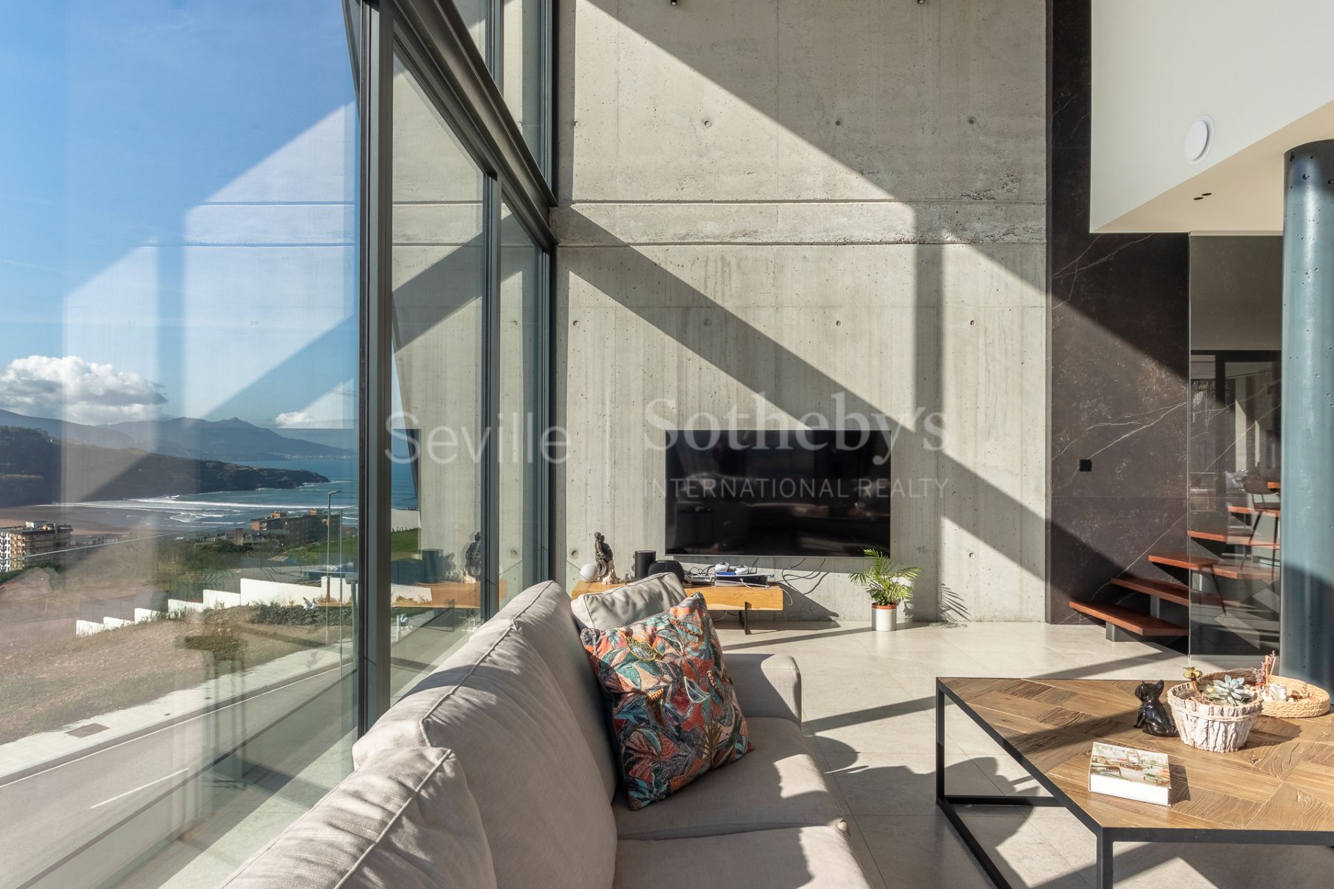 Exclusive residence with panoramic views of the Cantabrian Sea