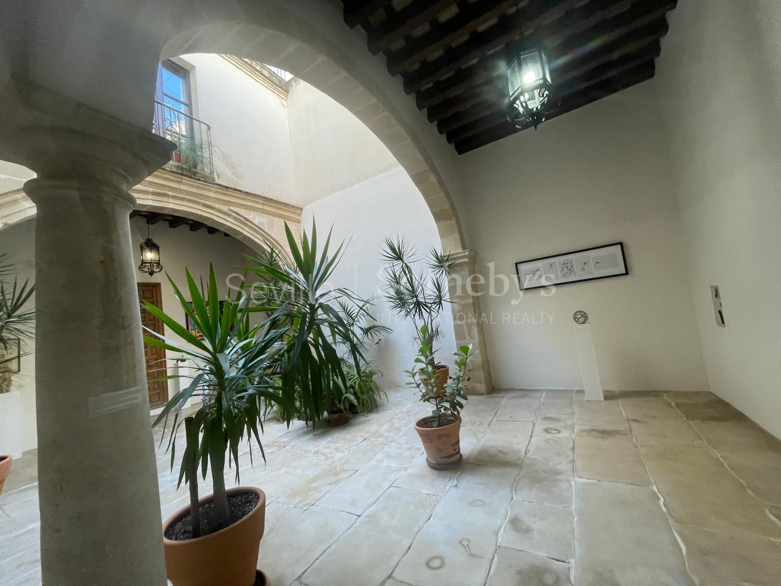 Casa restaurada con piscina y vistas panorámicas en el casco antiguo