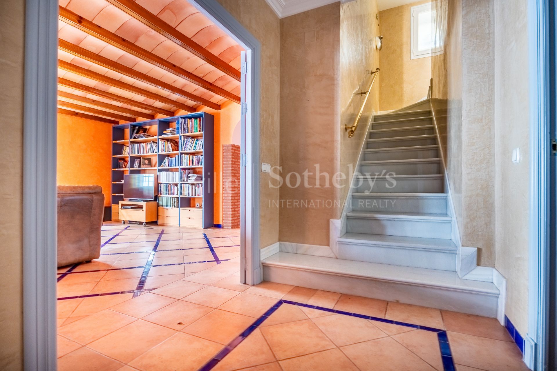 Exclusive detached home with mature garden in El Zaudín