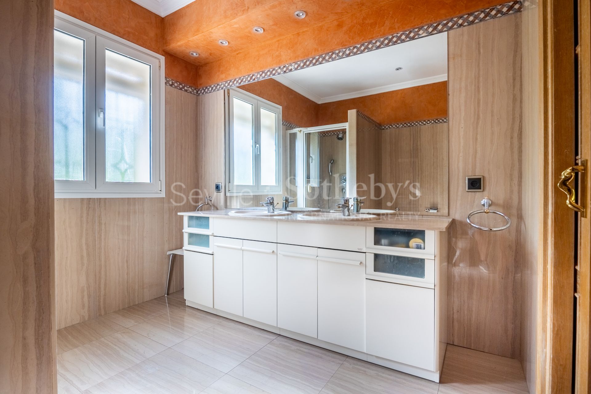 Exclusive detached home with mature garden in El Zaudín