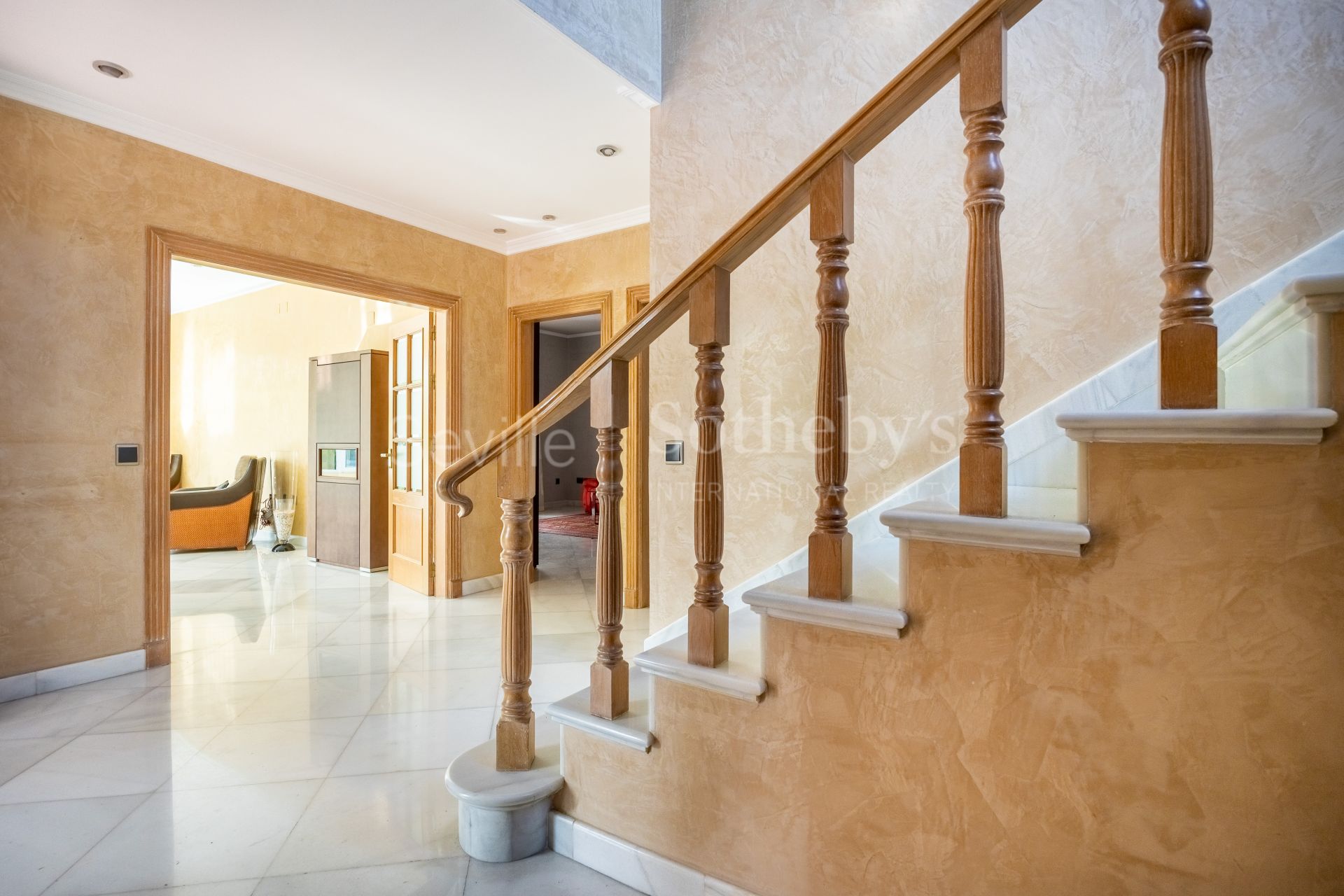 Exclusive detached home with mature garden in El Zaudín