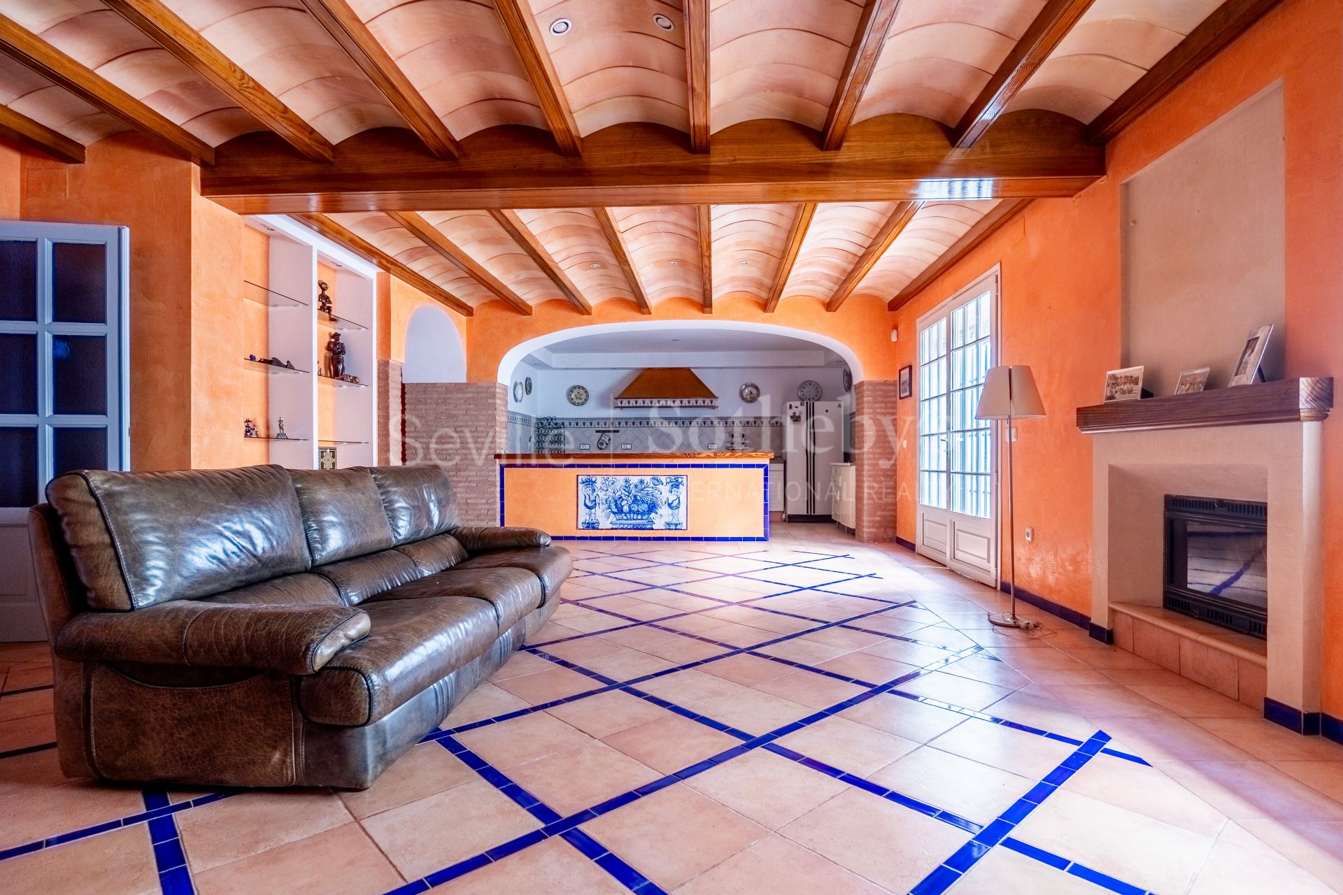 Exclusive detached home with mature garden in El Zaudín