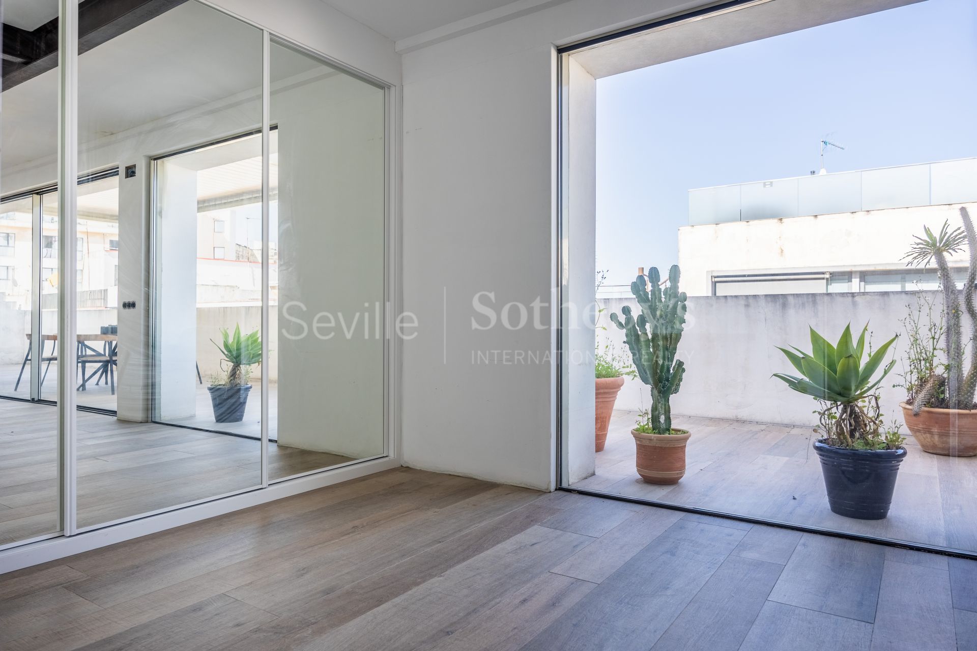 Ático con terraza de 45 metros cuadrados en calle Fernández y González
