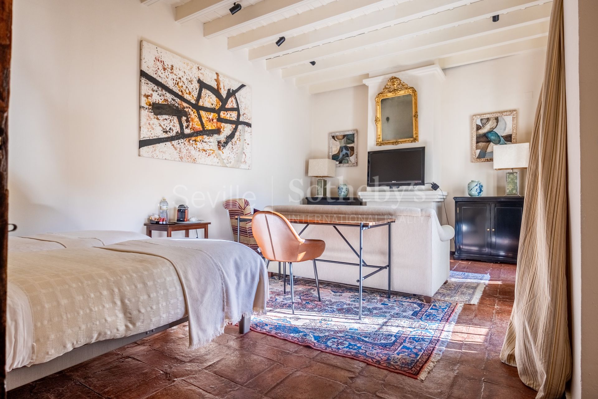 Sevillian house with tourist license and views of the Cathedral