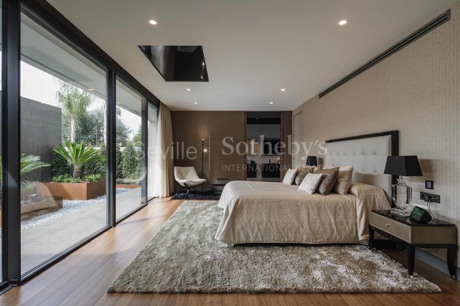 Exclusivo chalet contemporáneo con piscina, cine y spa en Sevilla