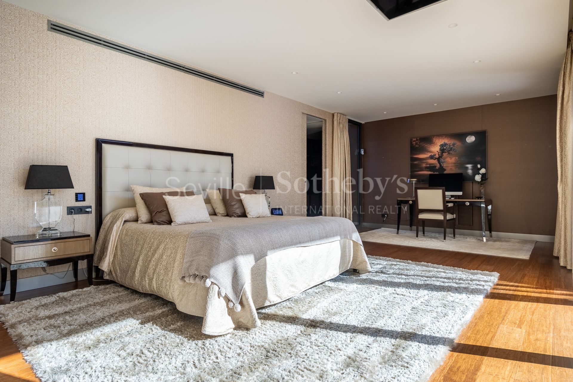 Exclusivo chalet contemporáneo con piscina, cine y spa en Sevilla