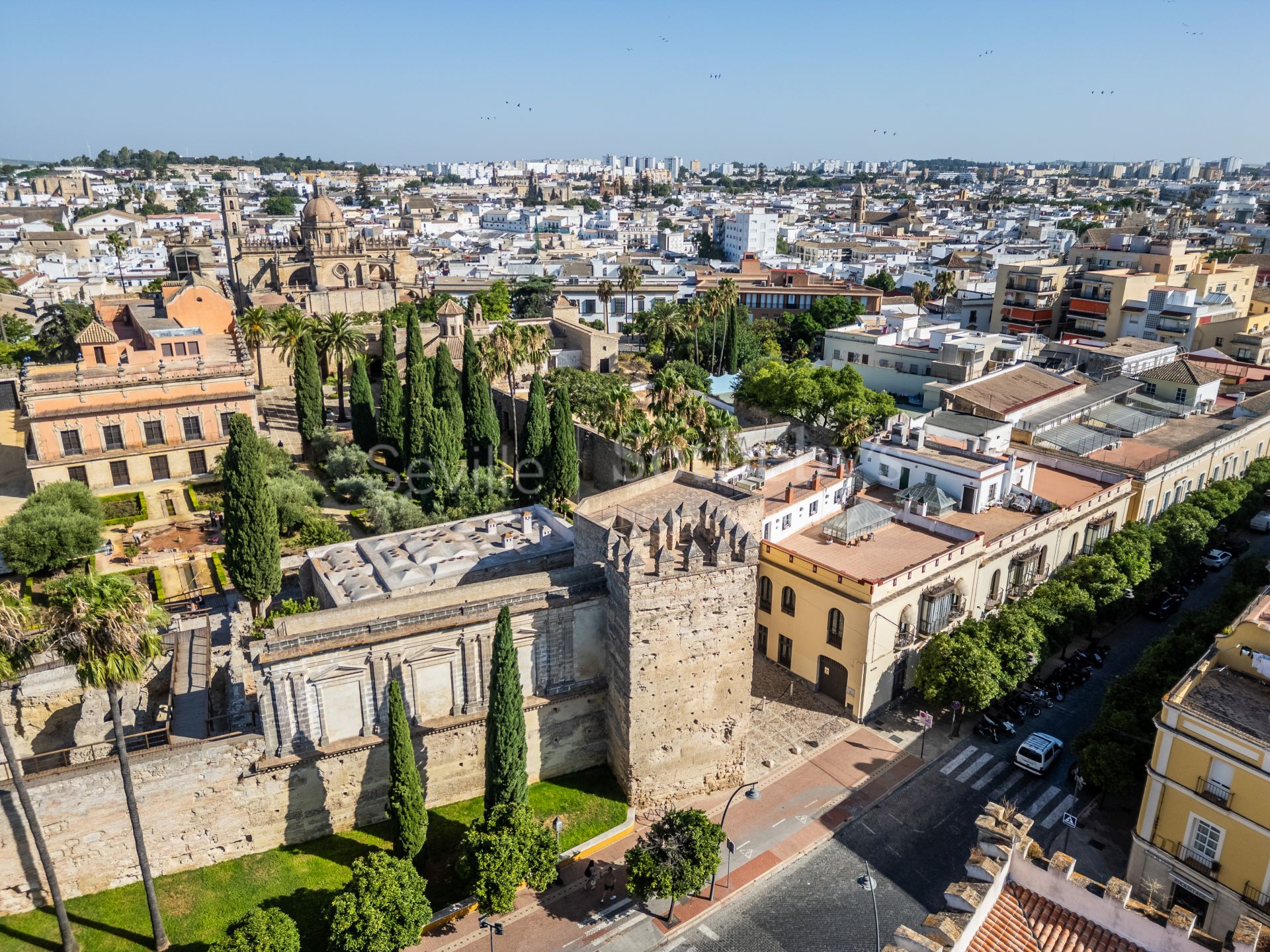 Architectural gem by Teodoro Anasagasti Next to the Alcázar of Jerez