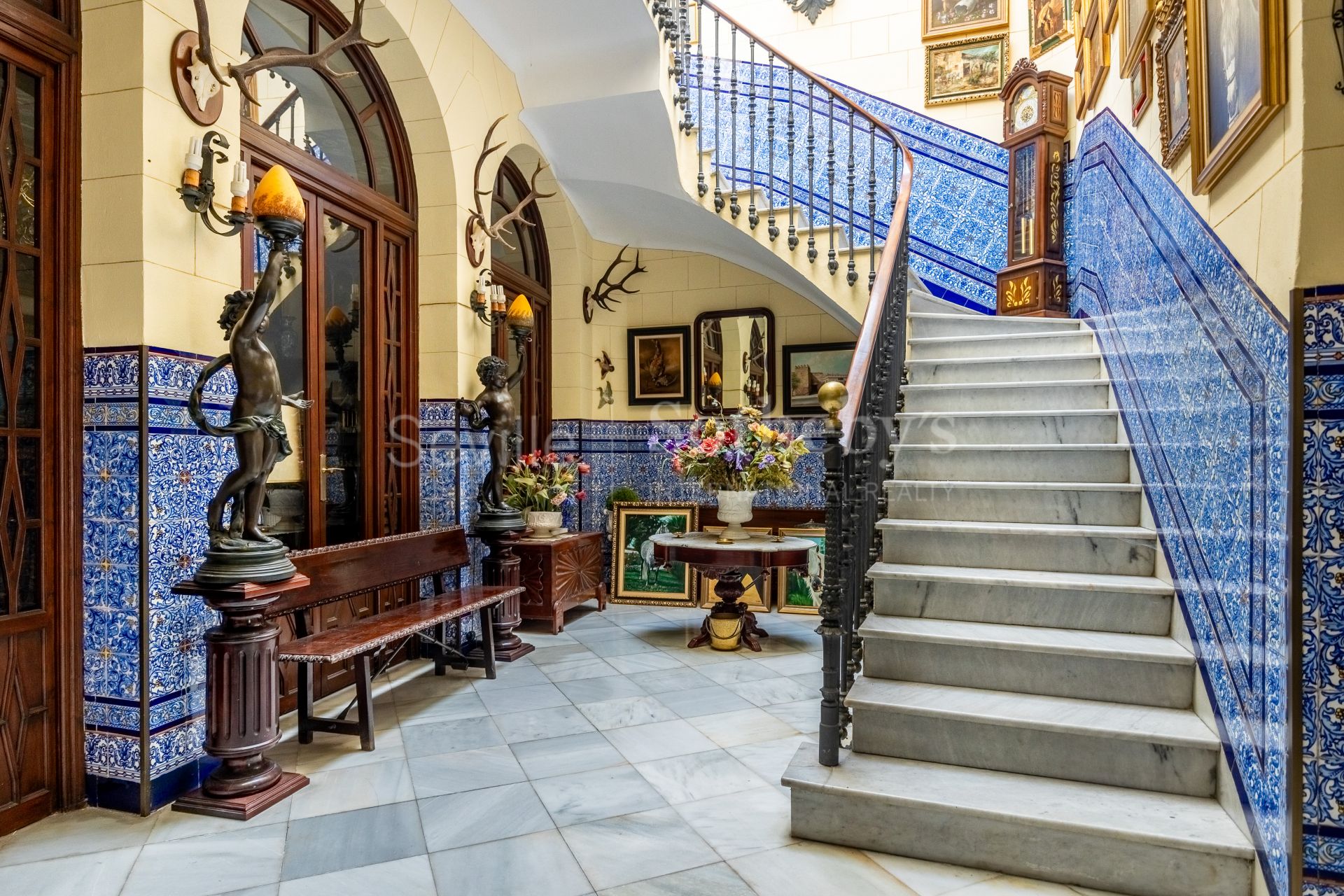Architectural gem by Teodoro Anasagasti Next to the Alcázar of Jerez