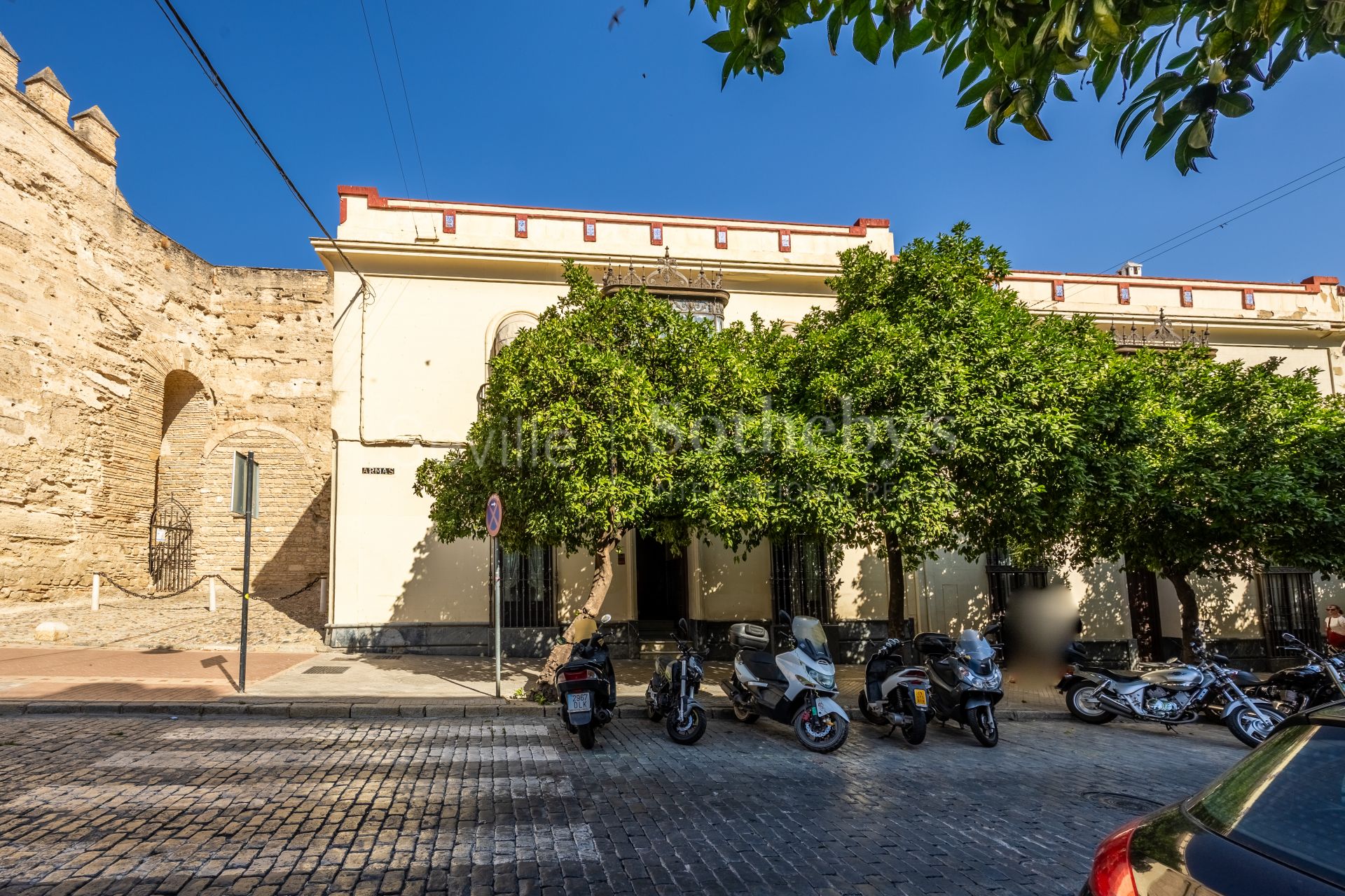 Architectural gem by Teodoro Anasagasti Next to the Alcázar of Jerez
