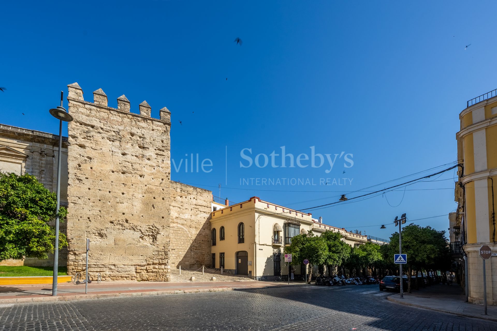 Architectural gem by Teodoro Anasagasti Next to the Alcázar of Jerez