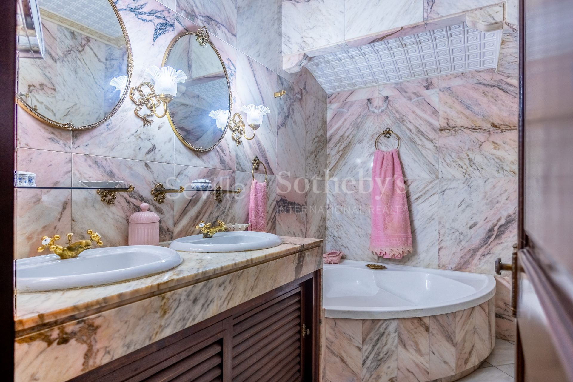 Architectural gem by Teodoro Anasagasti Next to the Alcázar of Jerez