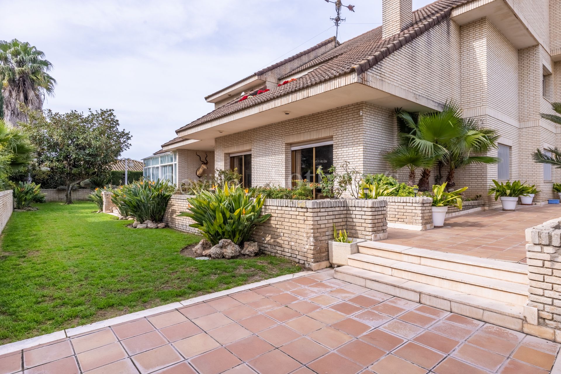 Exclusive detached villa in the prestigious Avenida Alcalde Álvaro Domecq