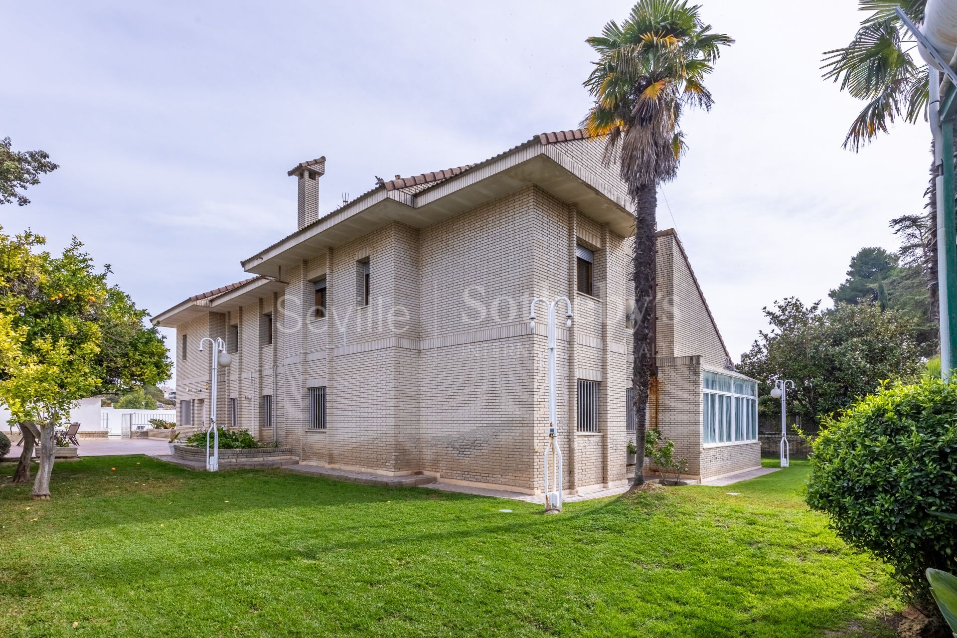 Exclusive detached villa in the prestigious Avenida Alcalde Álvaro Domecq