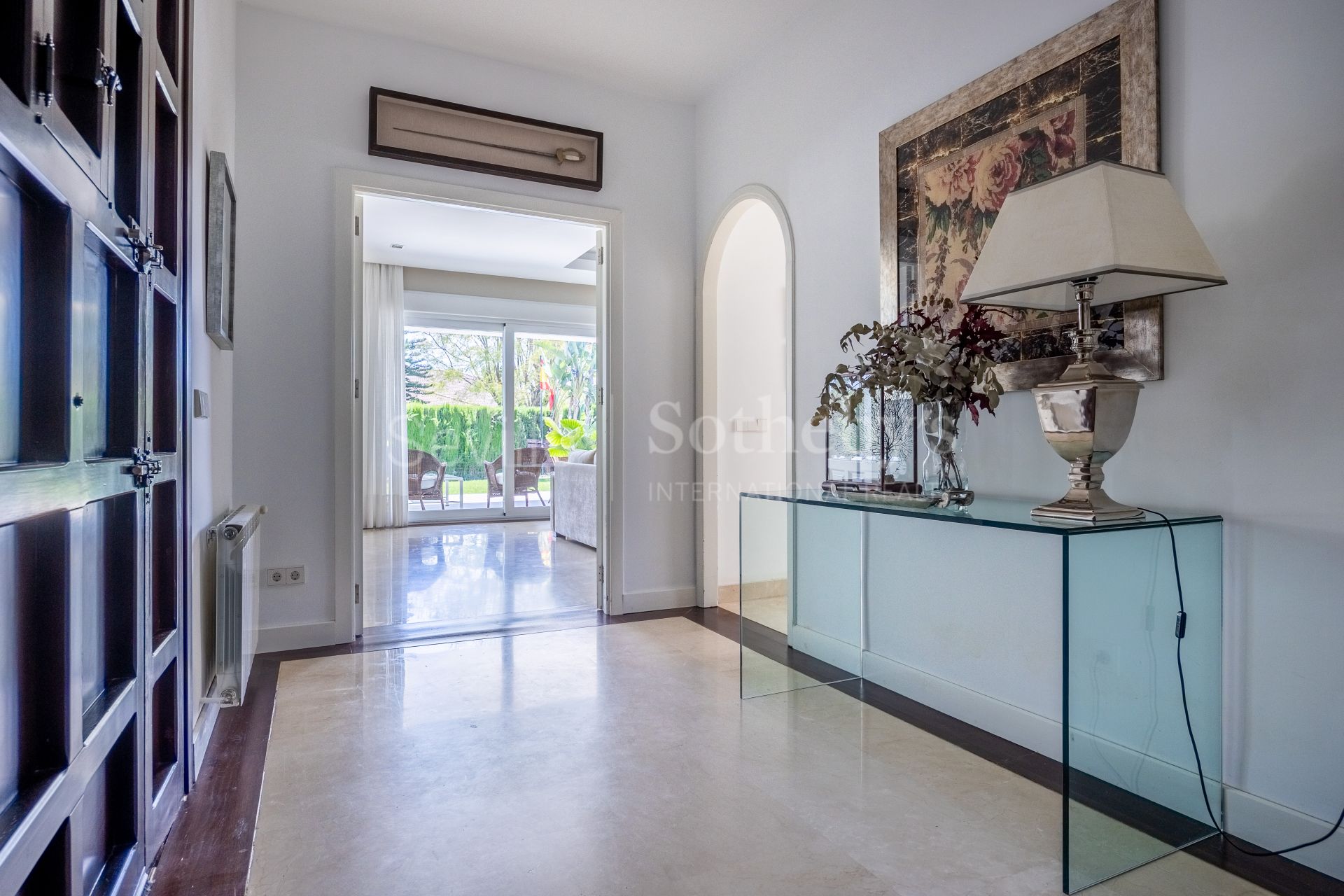 Detached villa in a private residential area in Aljarafe