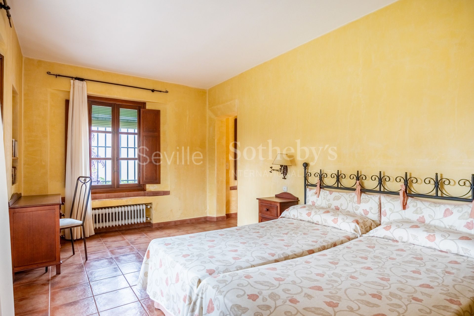 Estate with agricultural exploitation and tourist license in the Antequera region