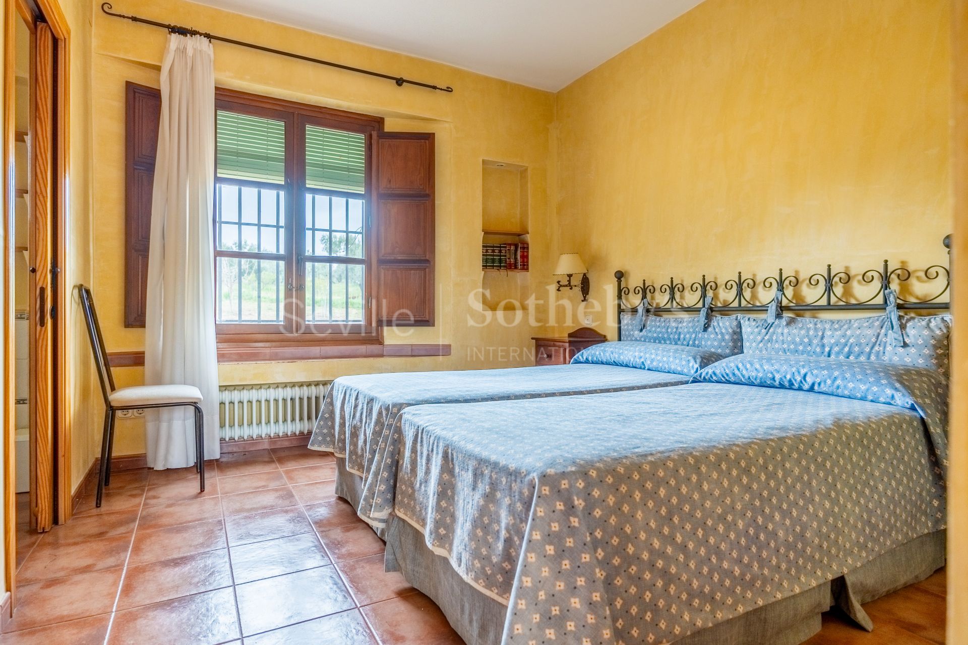 Estate with agricultural exploitation and tourist license in the Antequera region