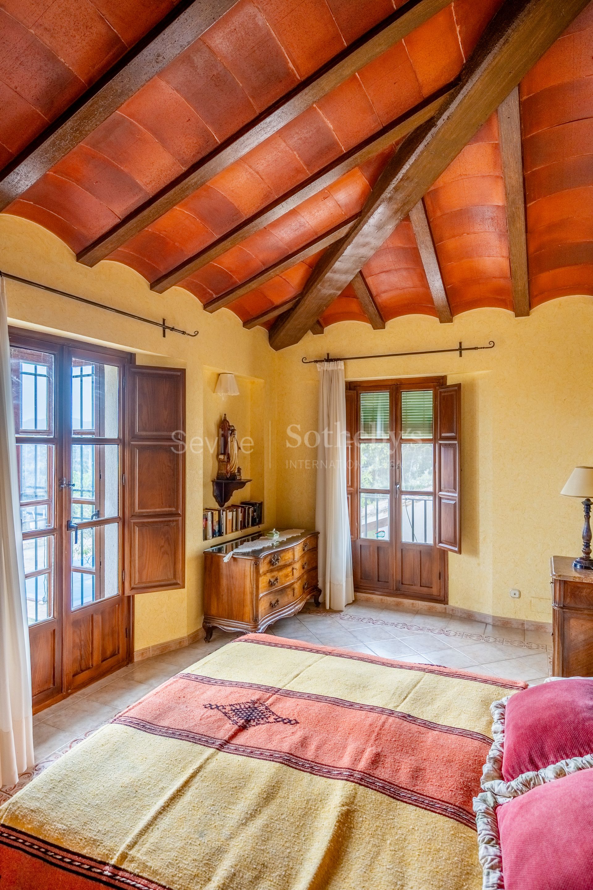 Estate with agricultural exploitation and tourist license in the Antequera region