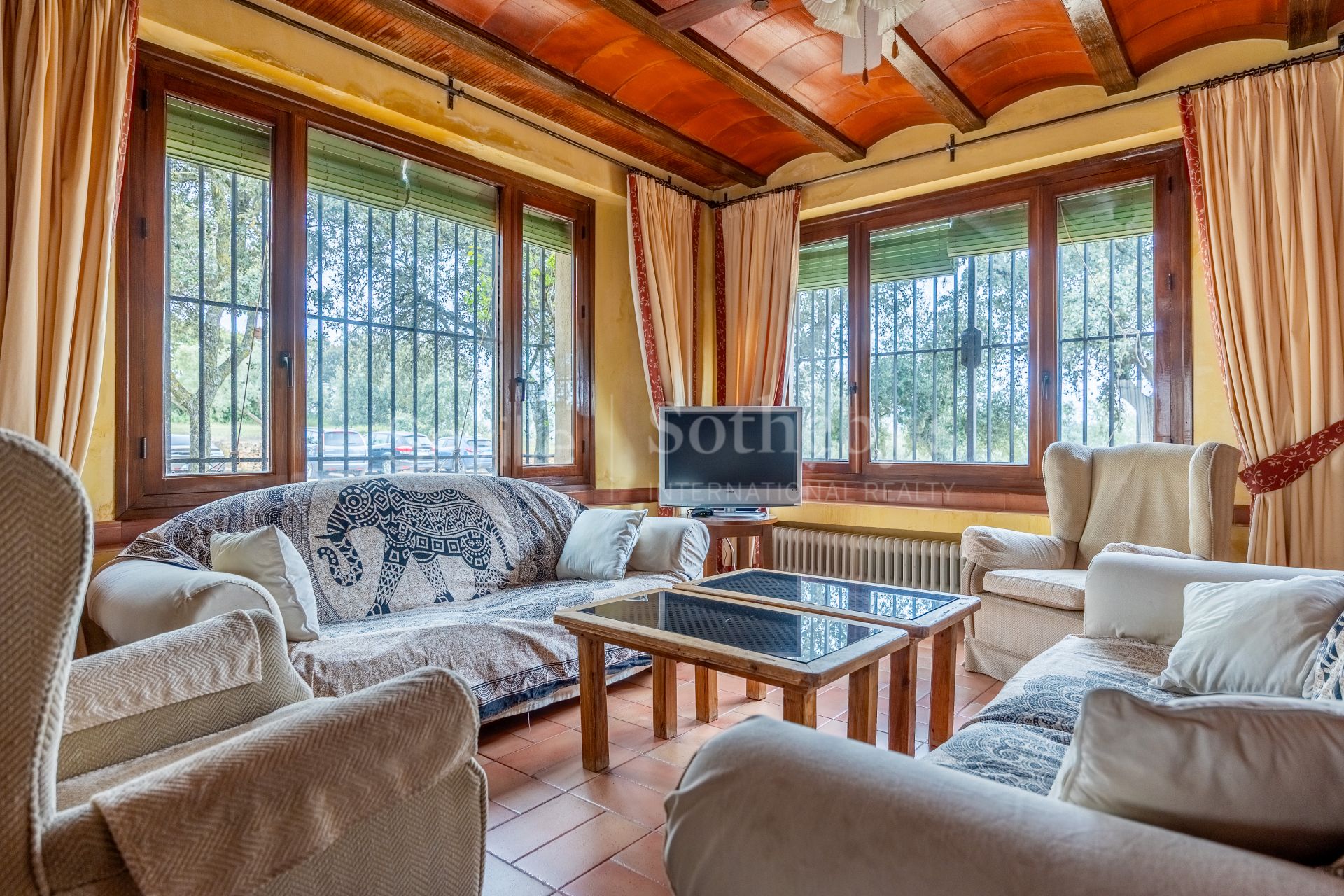 Estate with agricultural exploitation and tourist license in the Antequera region