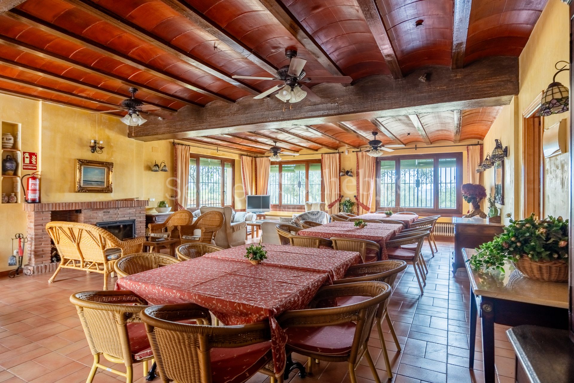 Estate with agricultural exploitation and tourist license in the Antequera region