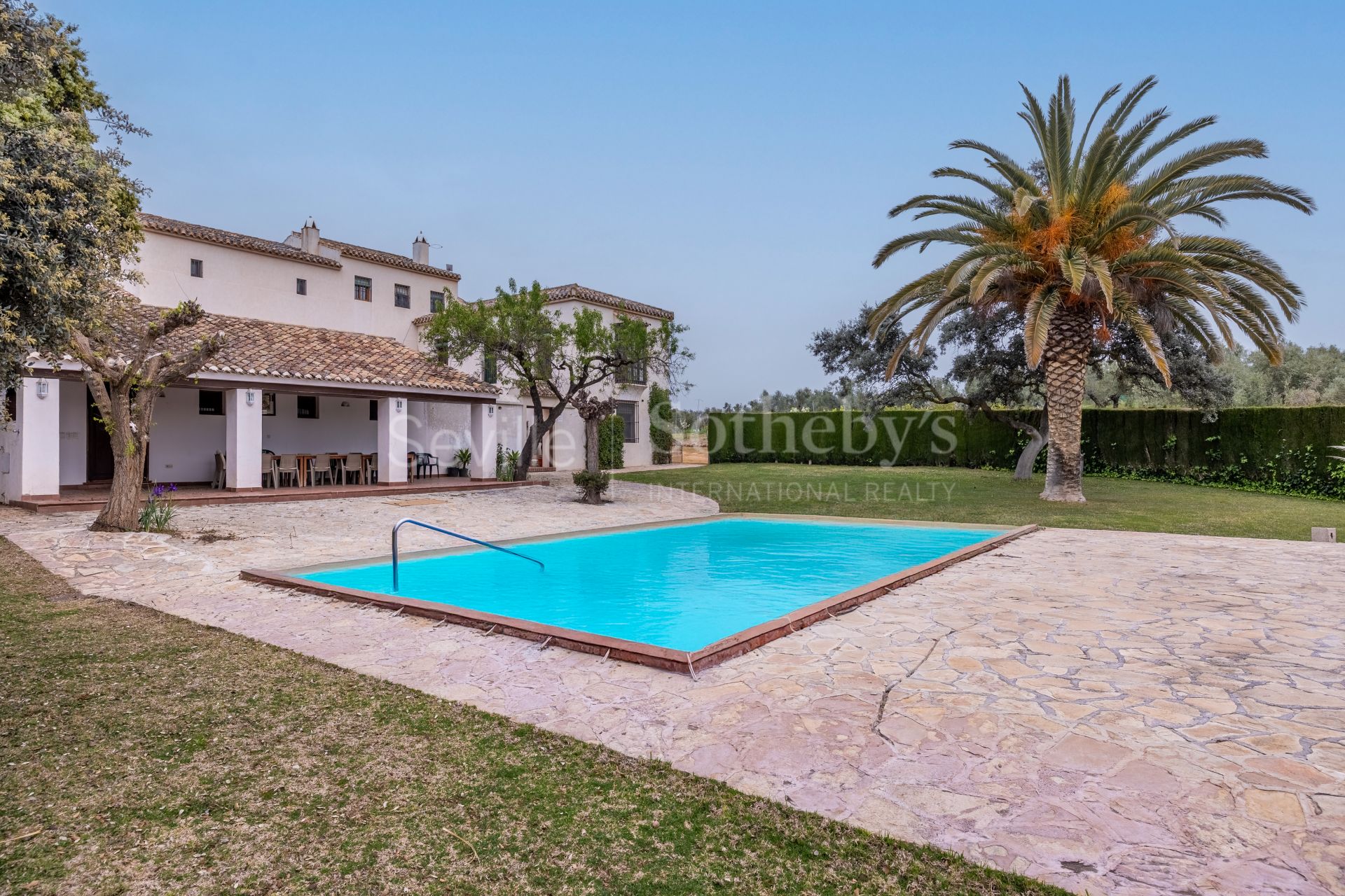 Estate with agricultural exploitation and tourist license in the Antequera region