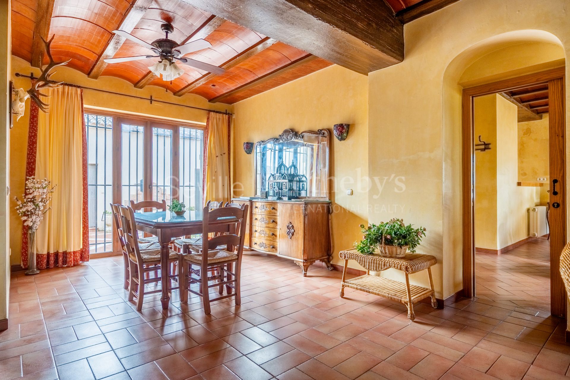 Estate with agricultural exploitation and tourist license in the Antequera region